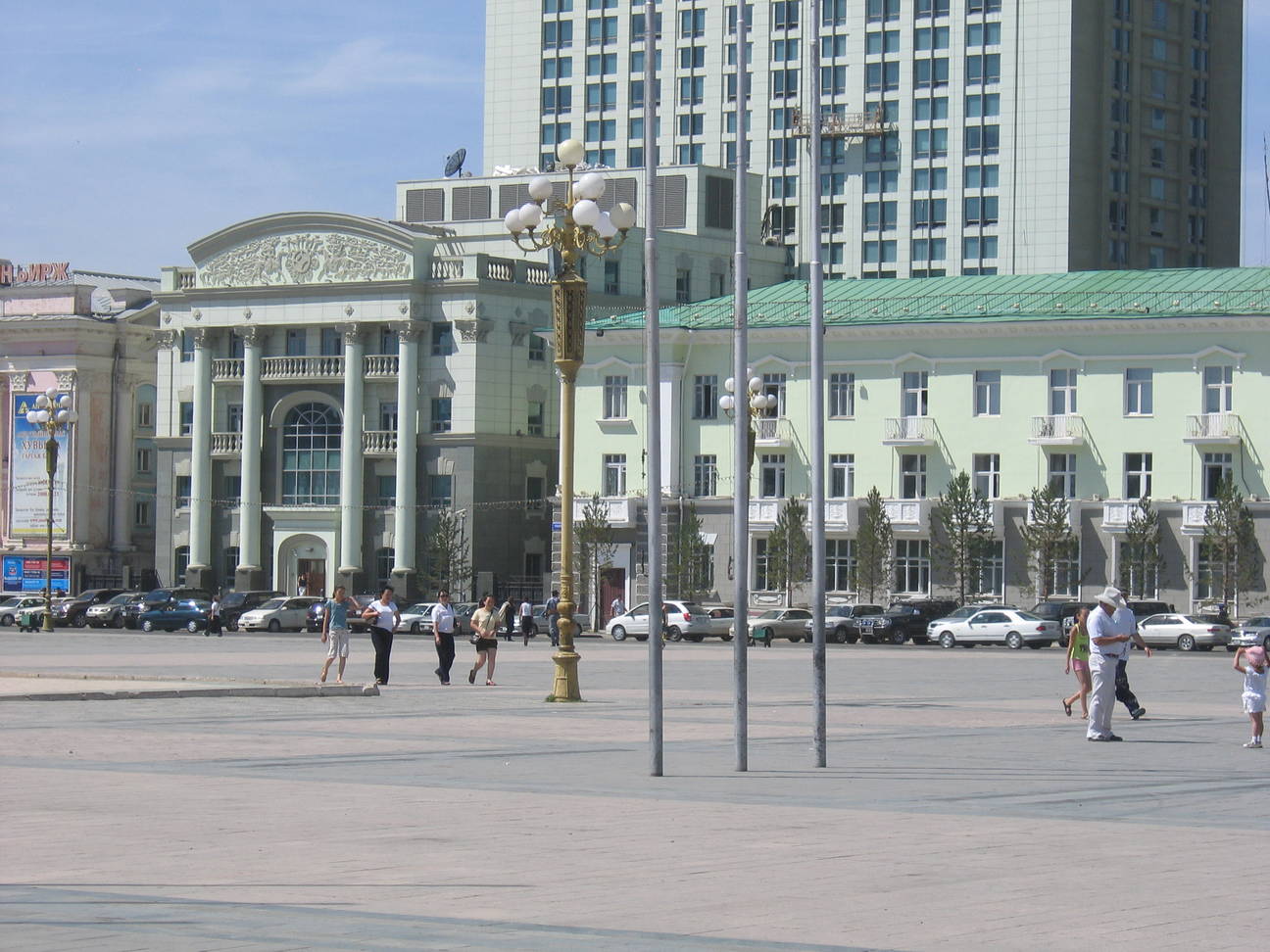 Sükbaatar Platz 3